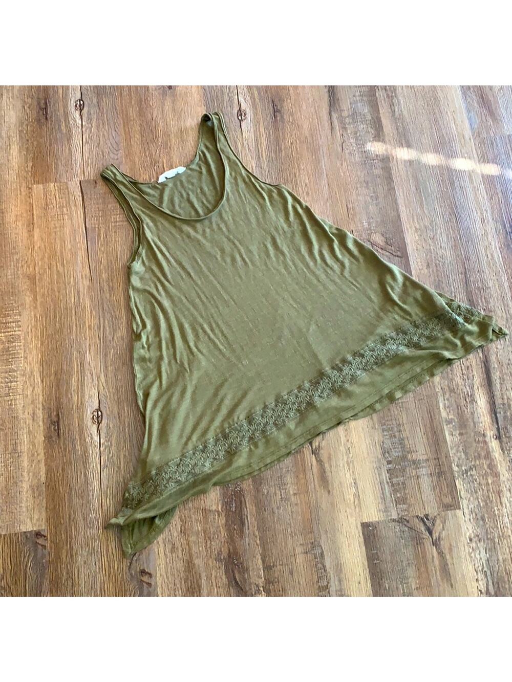 Sun & Shadow Green Lace Trapeze Tank S
